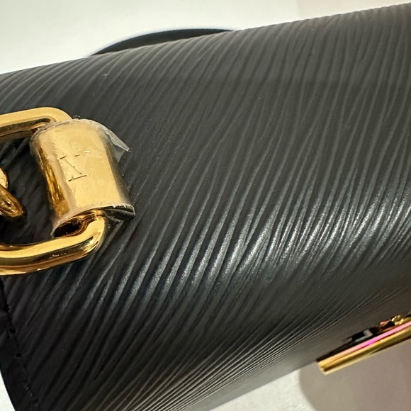 Louis Vuitton Twist Shoulder Bag MM Black Leather Epi - Picture 10 of 11